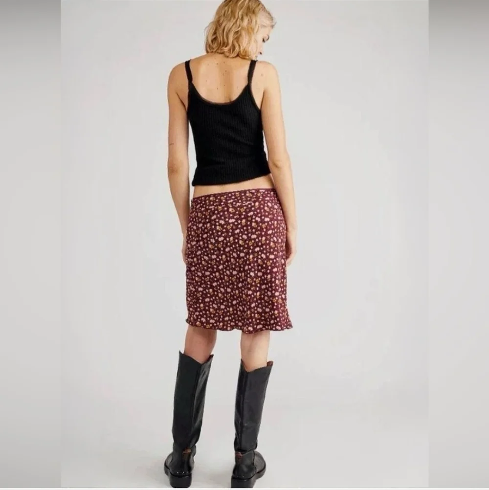 Free People In Real Life Mini Slip Skirt Plum Ditzy Floral Size 0 NWOT